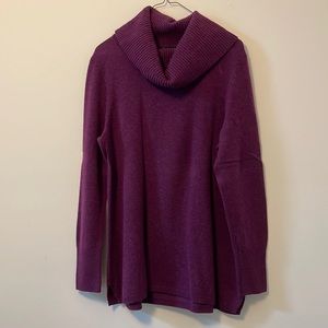 100% Cashmere Sweater with Beautiful Neckline
